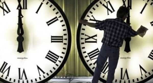 Причинами захворювань можуть бути сезонні перекази часу – переведення часу, зміна годин, новий сезон